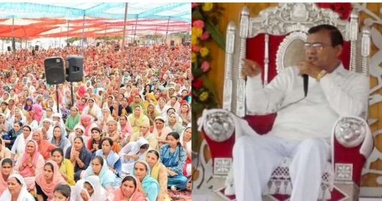 Bholey Baba addressing the gathering of devotees (File Image)