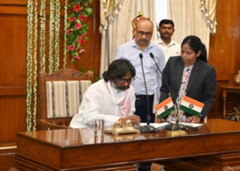 Hemant Soren takes oath as CM of Jharkhand