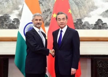 Left: India's EAM S Jaishankar, Right: Chinese Foreign Minister Wang Yi