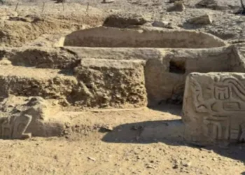 Ancient temple found buried in Peru