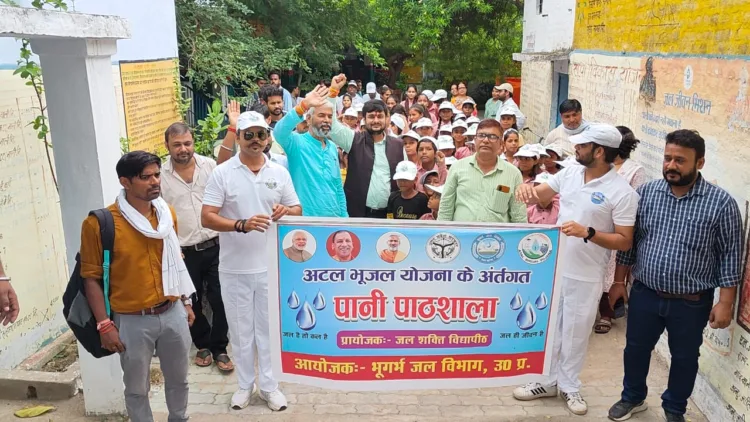 Nation's first Pani ki Pathshala organised in Mahoba (Image: Organiser)