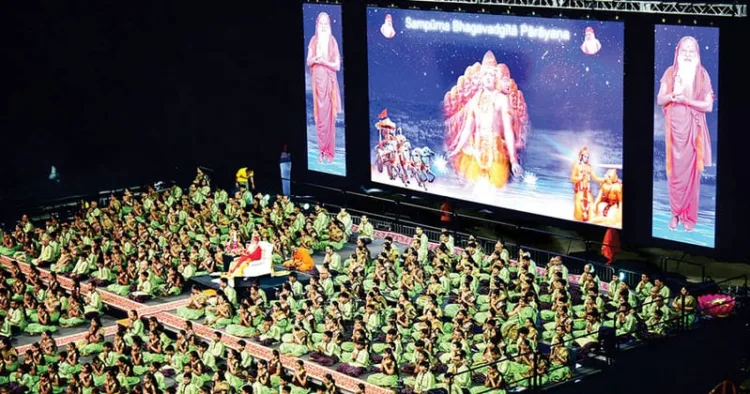 10,000 attend Bhagavad Gita recitation in Chicago