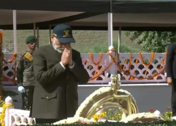 PM Modi pays tribute to bravehearts at war memorial in Drass