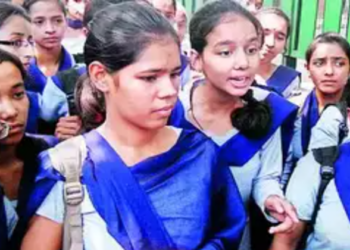 A group pof school girls in uniform