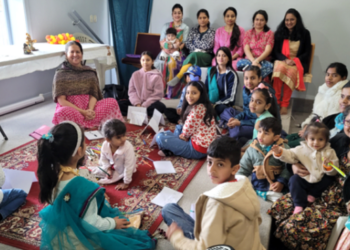 Ishwari Vaidya taking Sanskrit Shloka classes (Image Source: X)