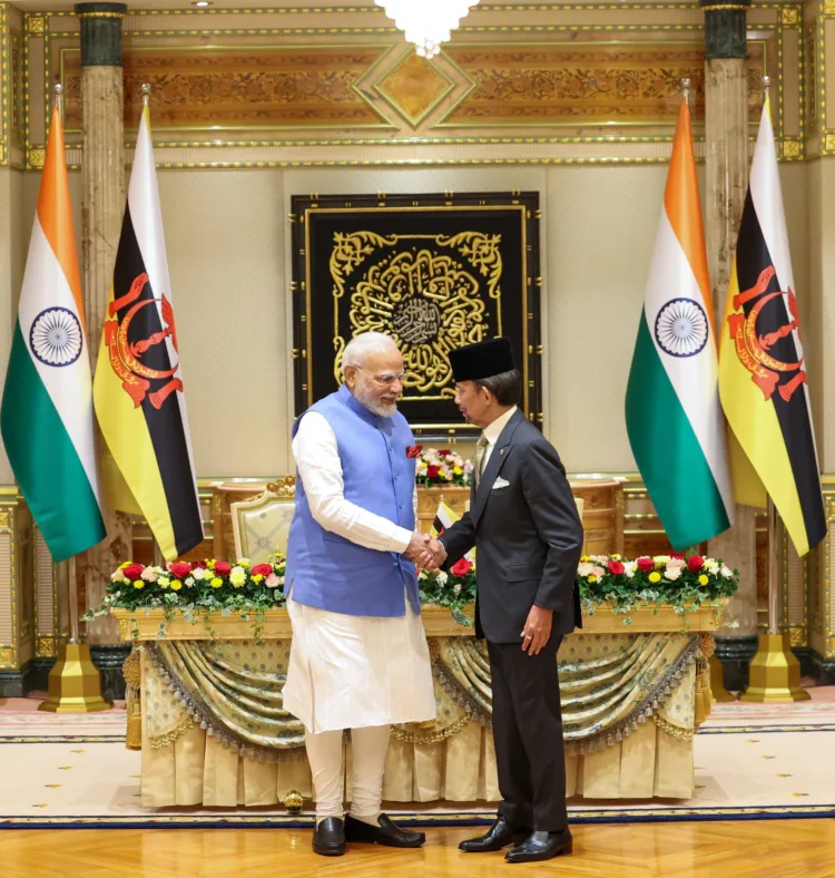 PM Narendra Modi along with Brunei Sultan Haji Hassanal Bolkiah