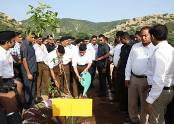 RSS Sarsanghchalak Dr Mohan Bhagwat planting trees at Matri Smriti Van, Alwar to promote environmental conservation