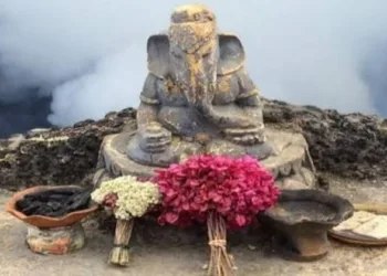 Ganesh murti watching over Mount Bromo’s volcano