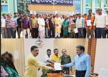 Dharma Raksha Samiti Submits Memorandum to District Collector with regards to violent attack on the Hindu family by the Islamists