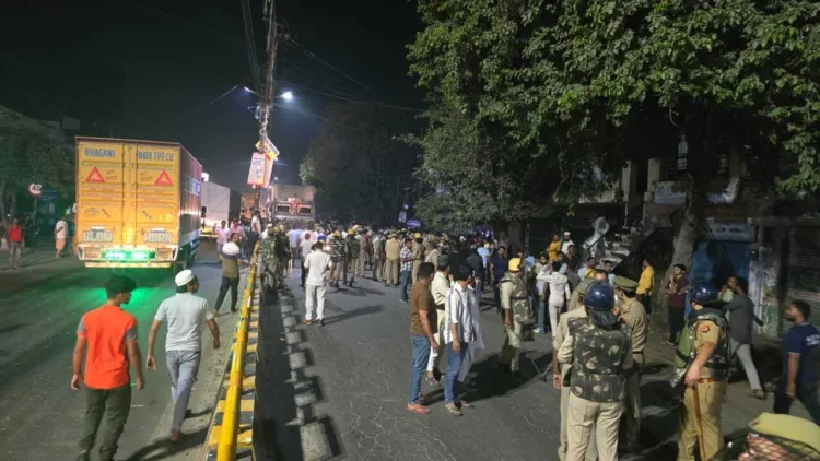 Muslim mob hits streets in Muzaffarnagar