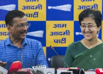 (Left) Former Delhi CM Arvind Kejriwal ( Right) Delhi CM Atishi Marlena