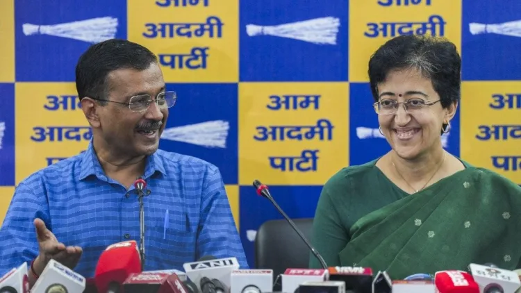 (Left) Former Delhi CM Arvind Kejriwal ( Right) Delhi CM Atishi Marlena