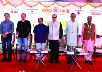 Esteemed Guests (from left to right Sunil Barve, Shri Vipul Amrutlal Shah, Sudhir Joglekar,  Ramesh S Taurani, Pramod Bapat, Ravindra Bharti) who were present at the closing ceremony of Cine Talkies 2024