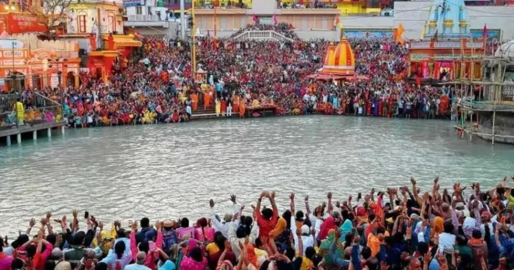 Devotees in Kumbh