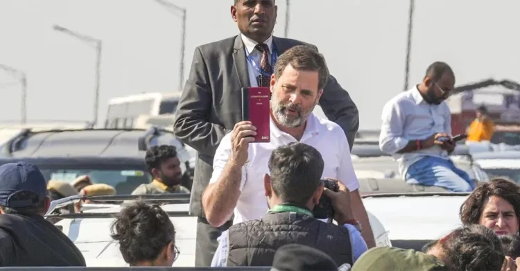 Rahul Gandhi at Gazipur border (Photo: X)