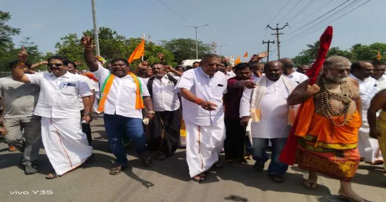 Protesters belonging to Hindu organisations hit the street to express solidarity with the Hindus who are being subjected to violence in Bangladesh