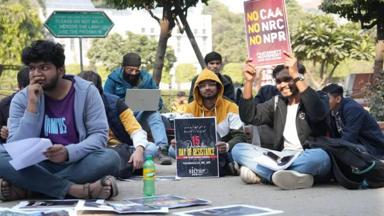 Students protesting at Jamia Millia Islamia (Photo: Organiser)