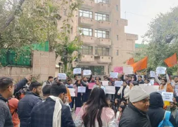 ABVP stages protest Tamil Nadu Bhavan against the Sexual Assault Case at Anna University