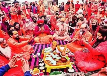 Two sanyasi akharas, Panchayati Akhara Shri Niranjani and Shri Taponidhi Anand Akhara Panchayati, have installed their Dharma Dhwajas following traditional rituals on allocated land