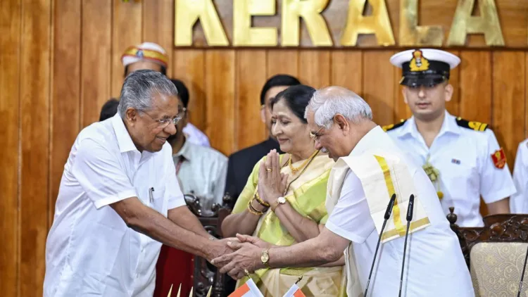 Kerala Governor Rajendra Viswanth Arlekkar  with CM Pinarayi Vijayan