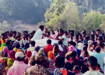 Last rites of martyred soldier Sudarshan Vetty being performed in Gumalnaar village with his 2-month-old son in centre, Image credit: X