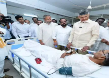 Andhra CM Chandrababu Naidu meeting the injured of the Tirupati stampede