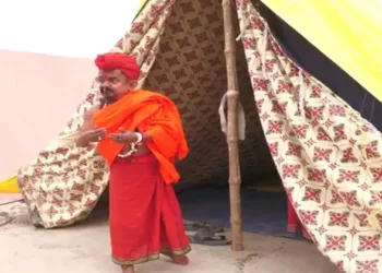 Gangapuri Maharaj is also know as Chhotu Baba in Prayagraj