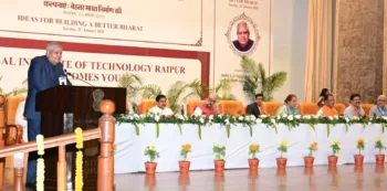 Vice President Jagdeep Dhankar interacting with the students at Raipur on Tuesday