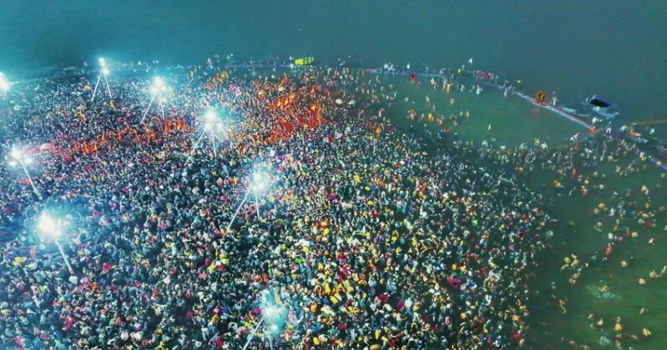 Devotees take dip at Triveni Sangam