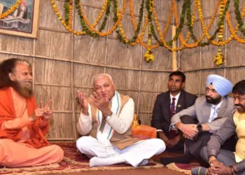 Bihar Governor Arif Mohammad Khan at Parmarth Gurukul Shivir in Prayagraj, Image X