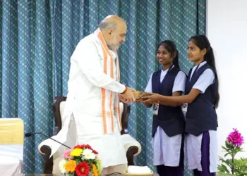 Home Minister Amit Shah meets rural and tribal students (Photo: PIB)