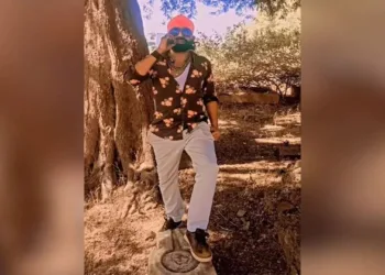 Imran Sukkha stepping on shivling in Ratlam