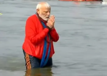 PM Modi takes holy dip at Triveni Sangam