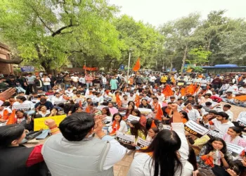ABVP stages massive demonstration against proposal for voting system in Delhi University Students Union Elections