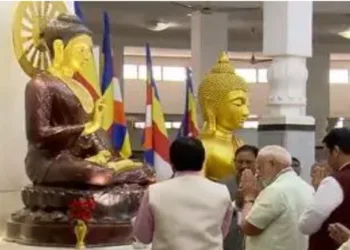 PM Modi visits Deekshbhoomi and offers prayers