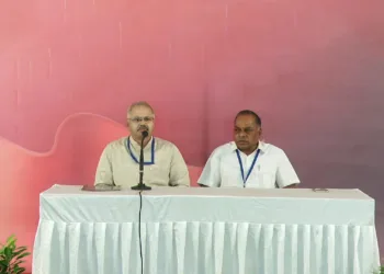 (Left) RSS Akhil Bharatiya Prachar Pramukh, Sunil Ambekar addressing the media