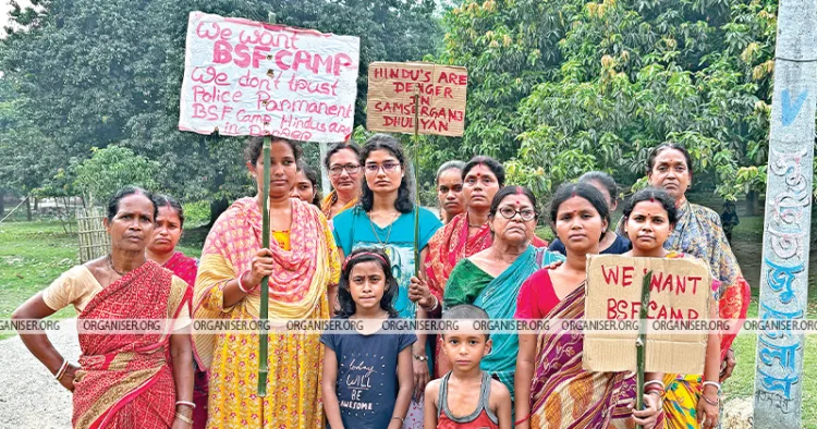 Women demanding permanent BSF camp in Murshidabad (Photo: Nishant Kumar Azad)