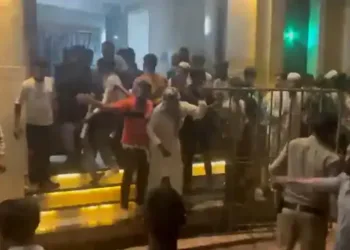 Tensions outside the mosque in Guna