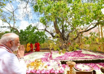 PM Modi worshipping the Bodhi tree in Sri Lanka