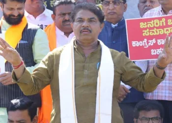BJP Leader R Ashok leading the protest against Caste Census in Karnataka
