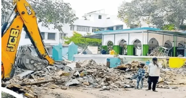 Illegal Mazar at KGMU Lucknow bulldozed by UP govt officials