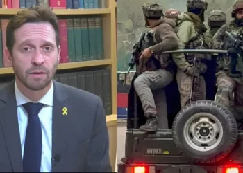 Israeli Foreign Ministry spokesperson Oren Marmorstein (Left)