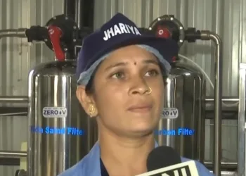 A SHG worker at water plant in Naya Raipur, Image via ANI