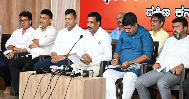 Karnataka BJP leaders conduct press conference demanding NIA probe in Suhash Shetty murder case
