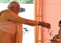 PM Modi offering flowery tributes to Bhagwan Buddh, courtesy: PIB