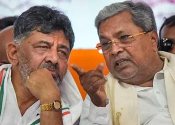 Karnataka Deputy Chief Minister D K Shivakumar (Left) and Karnataka Chief Minister Siddaramaiah (Right)
