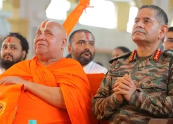 Spiritual leader Jagadguru Rambhadracharya (Left) and Army Chief General Upendra Dwivedi (Right)