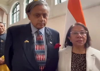Congress MP Shashi Tharoor (Left) and Vice Minister of Foreign Affairs of Colombia, Rosa Yolanda Villavicencio (Right)