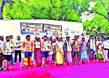 Victims of Naxal violence from Bastar, Chhattisgarh, protesting at Jantar Mantar, New Delhi
