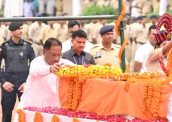 Chhattisgarh CM Vishnu Deo Sai paid tributes to martyred ASP Aakash Rao, Image via X @Vishnudsai